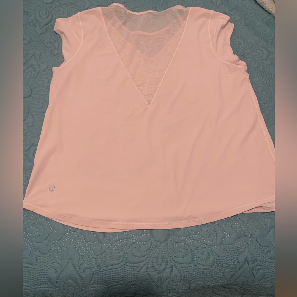 Lululemon pink Vneck swiftly